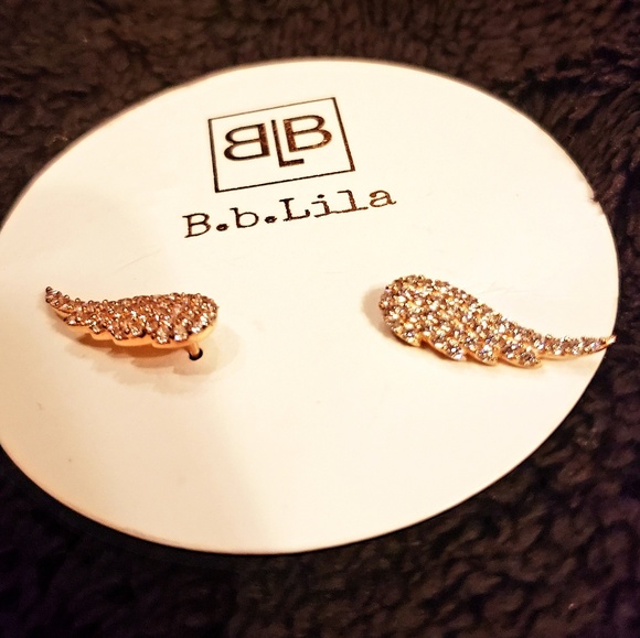 NWT! B.b. Lila Crystal pave wing stud earrings - Picture 4 of 6